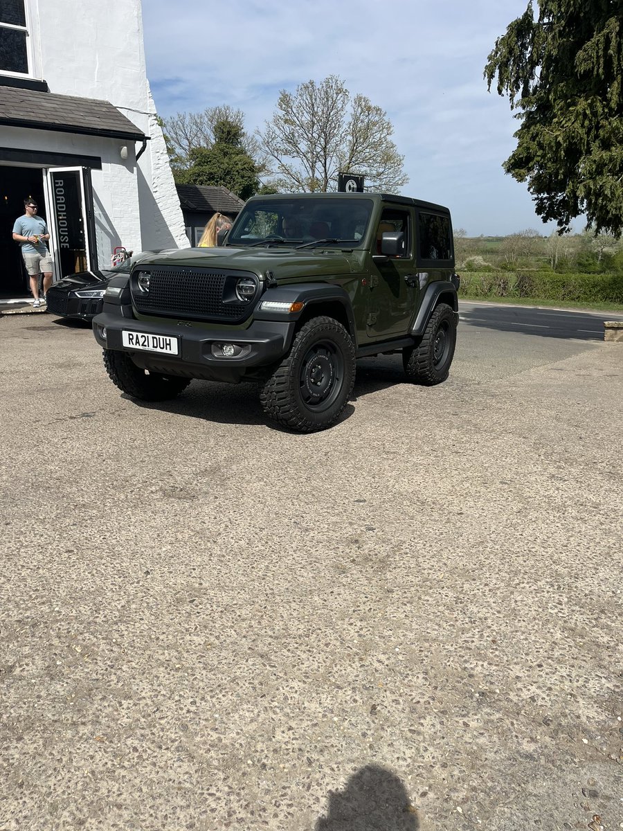 RemikJanasz's tweet photo. Time for go out see some nice wheels #dayout #cars #resetyourbrain https://t.co/lyuvtSY6WS