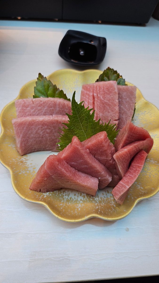 oldpu's tweet photo. 今天窮到只能吃  #黑鮪魚 #金三角  #與美食共存 #中囯失業率破20 #武漢肺炎 去死  不如 #上海 有 #大白 送餐 #北京 有 #肛篩   #台湾民生十年最苦 #台湾人还能吃什么 #台灣人還能吃什麼 #羡慕吗台湾同胞 #羨慕嗎台灣同胞 #六四屠杀 #426 #六四 #FreeUyghur #ChiNazi #ChinaTariffs https://t.co/xNLh1Io13E