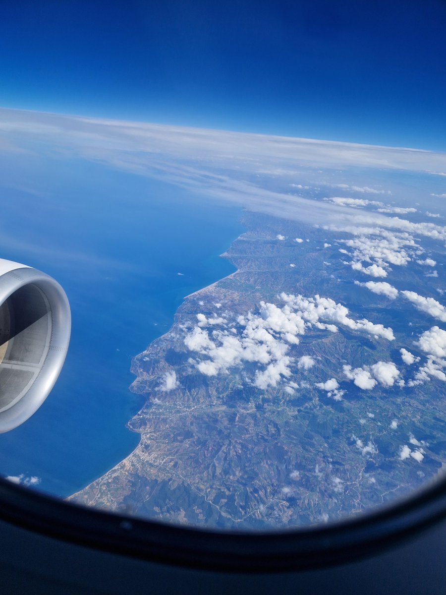 Just got promoted at work which means I become sort of an expert that trains people which I love to do 💙 and birthday is around the corner too so <a href="/Arcais_Panda/">✧Arcais ✧ 🔜 CFZ</a> and me are doing a little canary islands easter trip lets goo