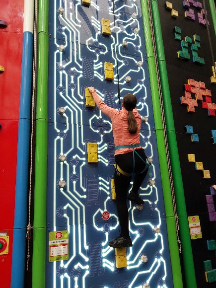 PSOSSEEdinburgh's tweet photo. As part of the Midweek G.O.A.L.S initiative dedicated to empowering young girls, the community team alongside Gracemount Leisure Centre organised for the group to attend at the climbing arena in Ratho. This was a great team bonding exercise!
#SECPT https://t.co/tuJPnMiibS