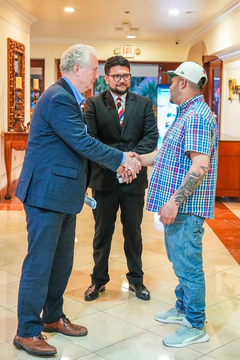 JoeyMannarinoUS's tweet image. This is a photo of a sitting United States Senator shaking hands with a wife beater and MS-13 gang member.
There is no going back from this for the Democrat Party.
