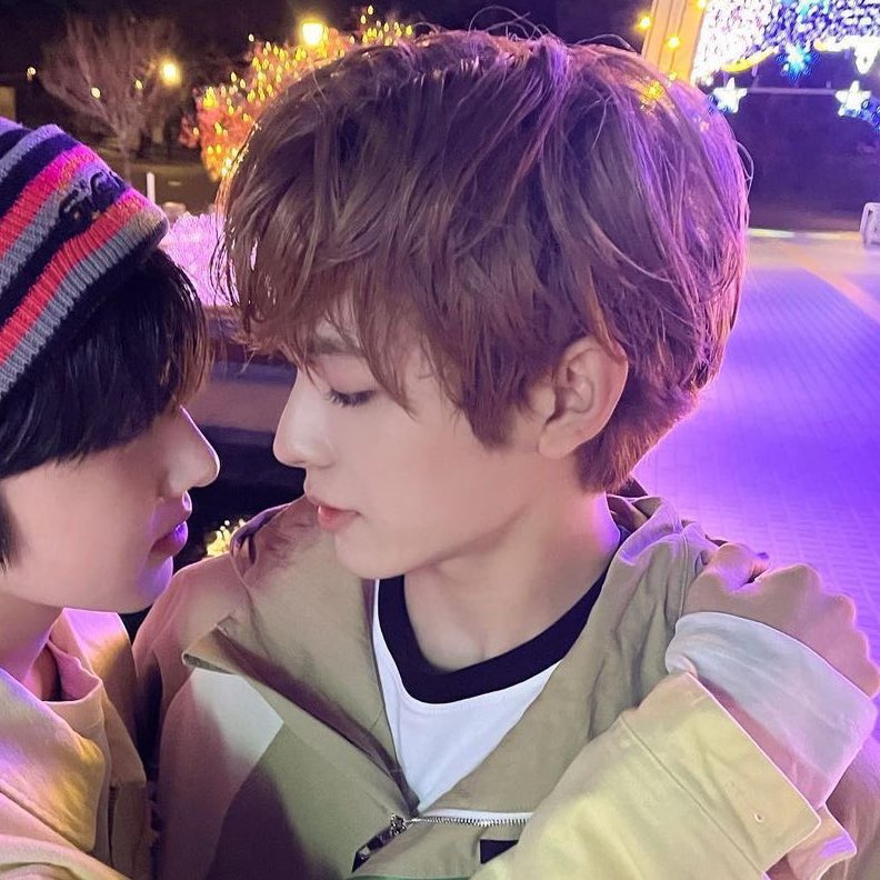 YojoEsong's tweet photo. 꼭 동생들이랑 있을때 
나오는 유우시 표정이 있음
야바.. https://t.co/j8KD6qQKSG