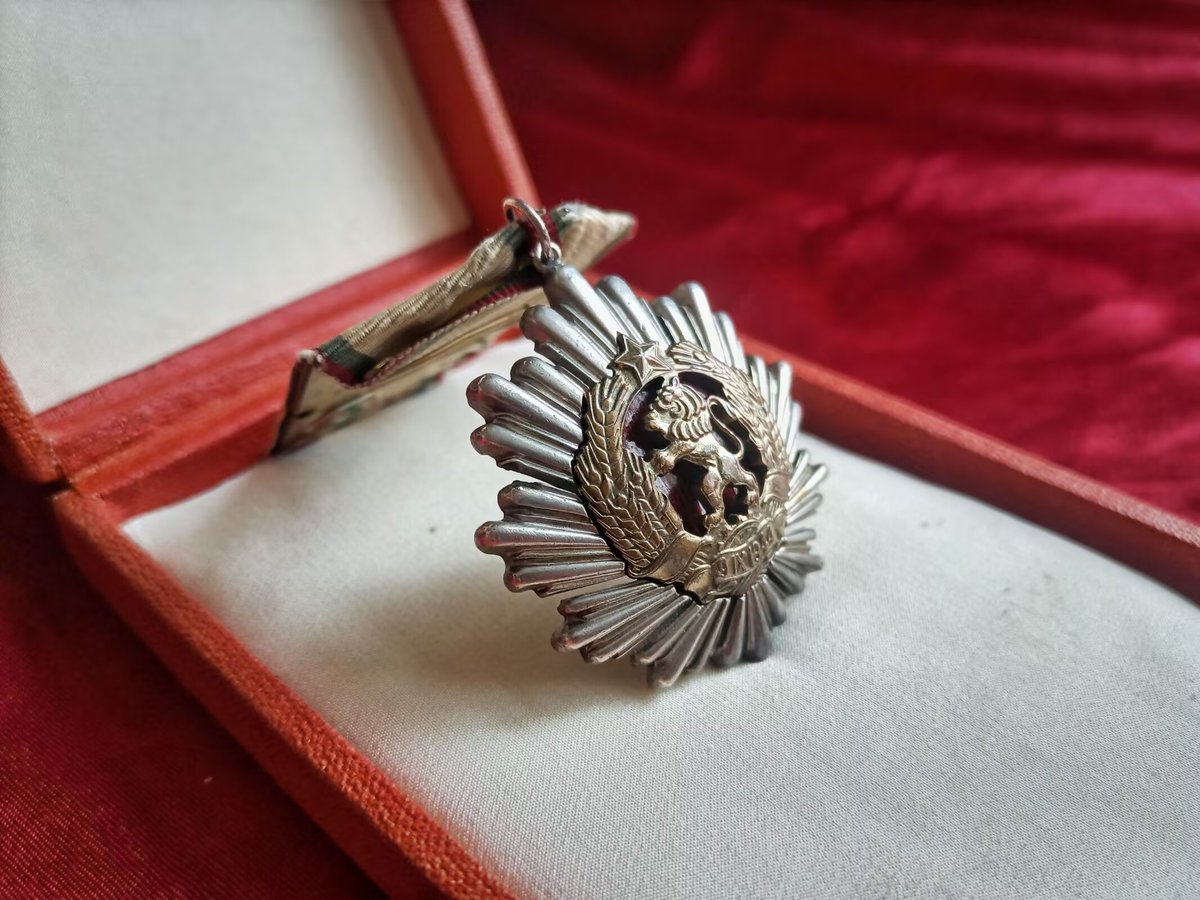 Bulgaria 2nd class Republic .early version，rare #軍品 #order #collection #Bulgarian