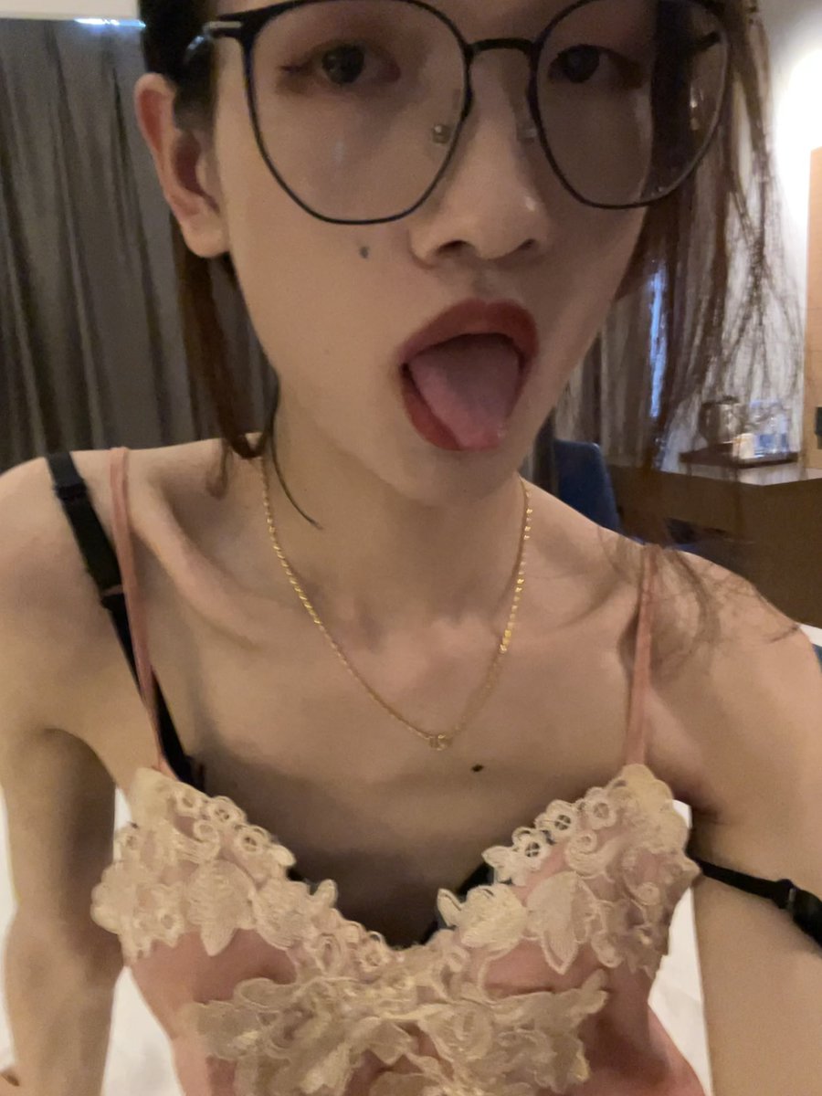 nini1980625's tweet photo. 1⃣️：30御姐，喜欢猥亵帅哥
2⃣️：喜欢亲亲舔屁眼舔奶舔鸡巴
3⃣️：不做0⃣️ 可以四爱
4⃣️：可s可m 
5⃣️：有性瘾每天都想约
6⃣️：带照私聊，带照私聊， https://t.co/xnG4YtvAnU