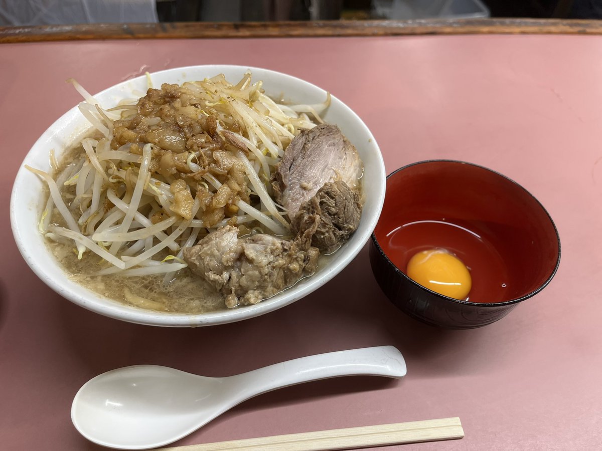 HADASHIKONI's tweet photo. 家系ラーメンデビュー❗️ https://t.co/IZpHIKeftf