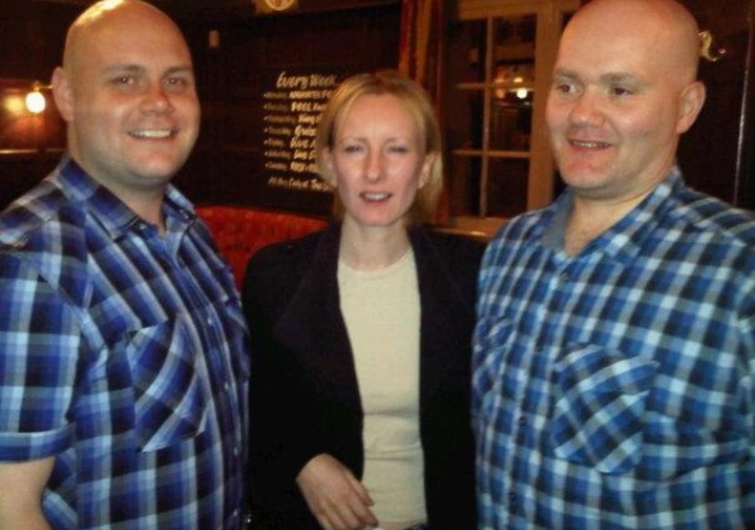 schnugle_tuff's tweet photo. @go1dwing Lady in the middle is my friend, guy on right is our friend who we were at the pub with, guy on left is another random guy in the same pub. Very funny night 😅 https://t.co/VpFNZ7qZ9t