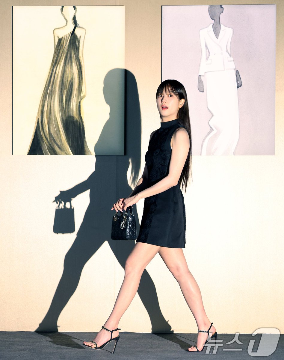 JISOO NEWS tweet media