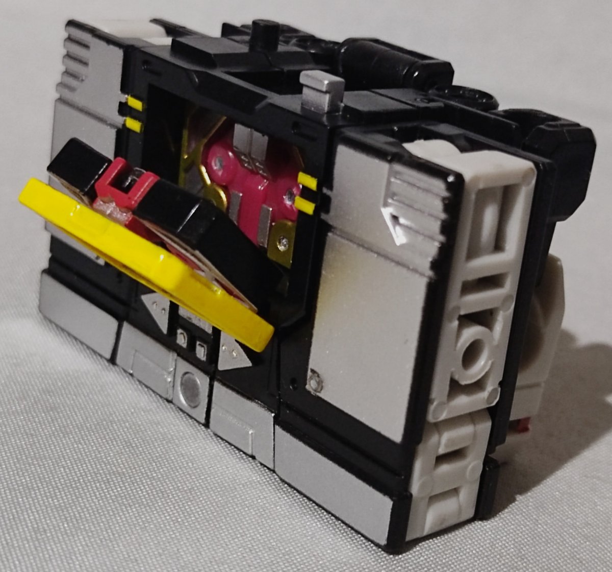 bryanz092's tweet photo. Pocket Toys Tuner.S (knock-off DX9 Harry Caul, a.k.a. Soundblaster) (gallery part 2)

#Transformers #トランスフォーマー #TransformersG1 #トランスフォーマーG1 #TransformersGeneration1 #Soundwave #サウンドウェーブ #Soundblaster #サウンドブラスター #toys #figure #knockoff #bootleg https://t.co/a8xSwUOQa5