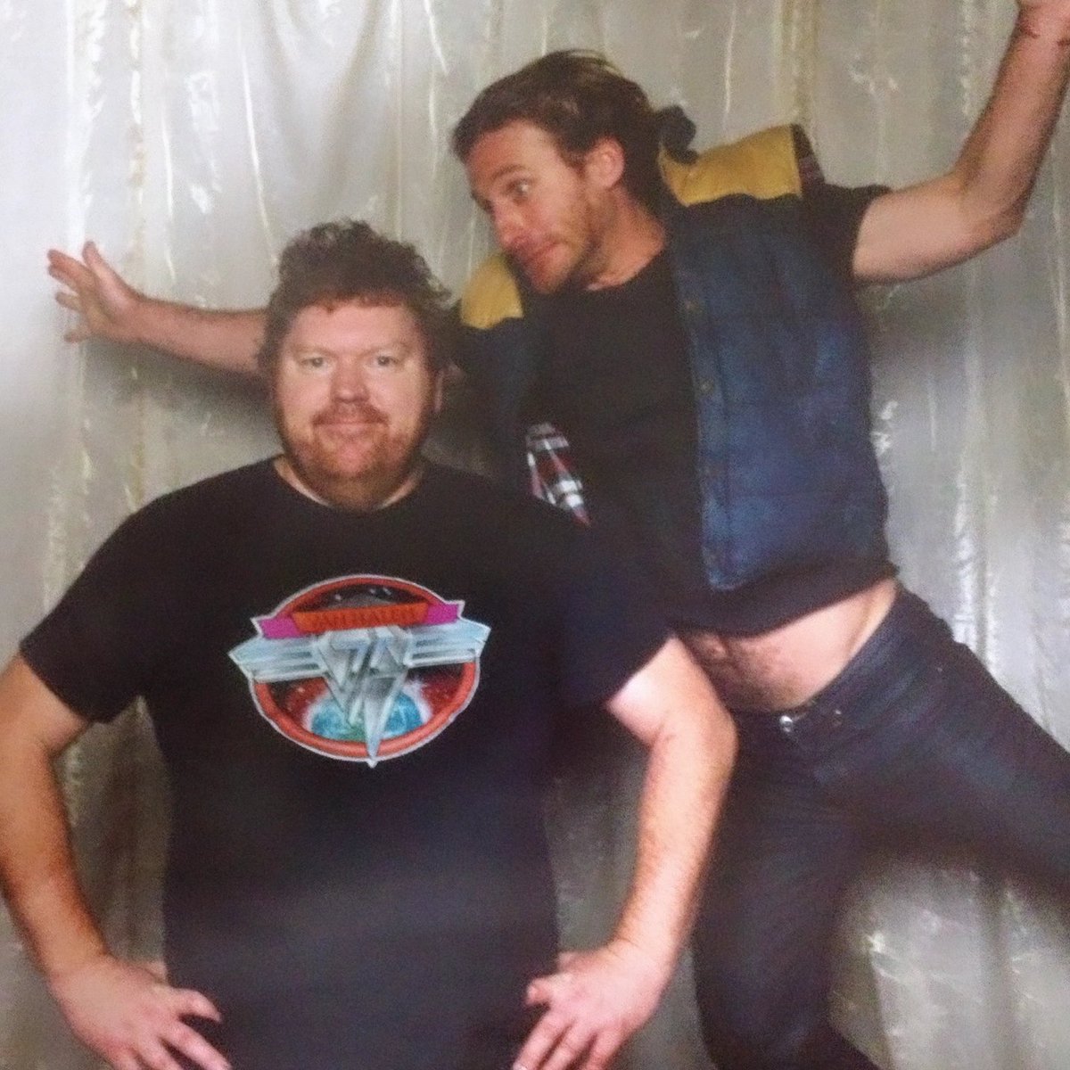 gonzobyrne's tweet photo. Hello everyone. Hope everyone is having a good time x (starting my 4 day weekend with much needed flat cleaning -waves with broom)
#dailydean #deanogorman #stephenhunter https://t.co/UsKsDWjmN7