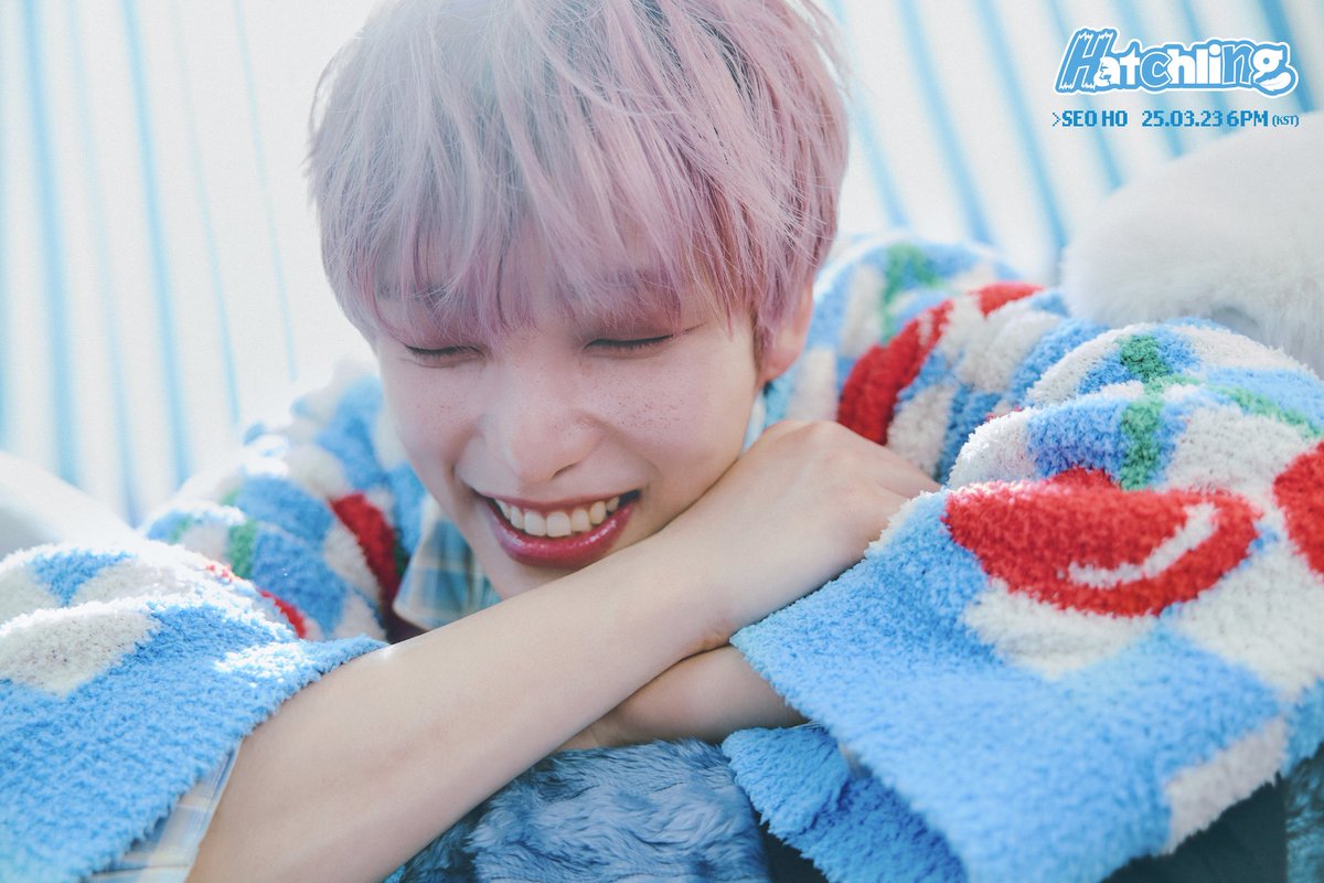 9696_gb's tweet photo. 보스 칼퇴하는 이유 집에 숨겨둔 꿀단지 도섷 이딴거만 생각남 부하직원이 꼬치 캐물어서 얼떨결에 고양이 주웠다고 구라쳤는데 말이 씨가된다고 어릴적 친구녀석 대학생 형님이 제눈엔 그렇게 어른같고 정수리 쓰다듬어주던 손길이 그렇게 멋져보였는데 https://t.co/wVGd5kuPBS