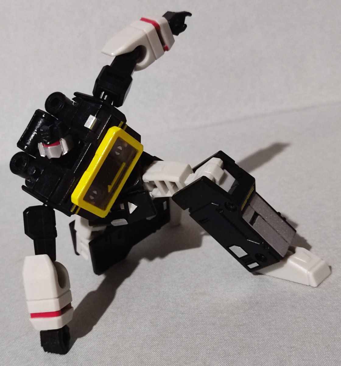 bryanz092's tweet photo. Pocket Toys Tuner.S (knock-off DX9 Harry Caul, a.k.a. Soundblaster) (gallery part 2)

#Transformers #トランスフォーマー #TransformersG1 #トランスフォーマーG1 #TransformersGeneration1 #Soundwave #サウンドウェーブ #Soundblaster #サウンドブラスター #toys #figure #knockoff #bootleg https://t.co/a8xSwUOQa5
