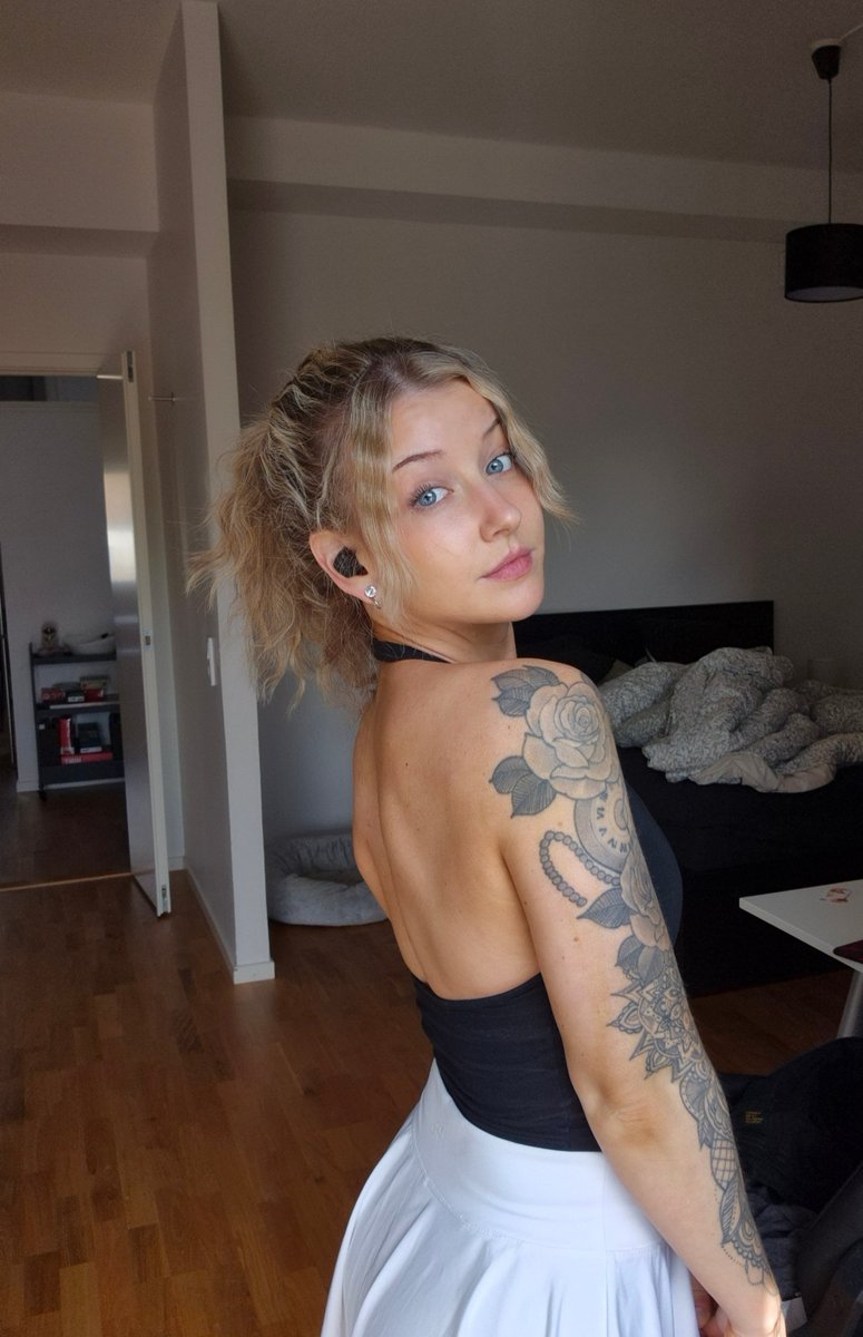 Glad påsk🥰❤️

onlyfans.com/sweetpieshorny