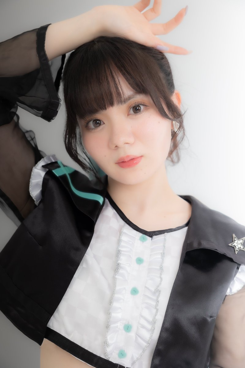 【おやセカinfo①】
🫧新ビジュアル＆カラー変更🫧

💚鈴木ミア @mia_oyaseka
💚メンバーカラー【ミントグリーン】

#おやすみ #アイドル #みあマニア