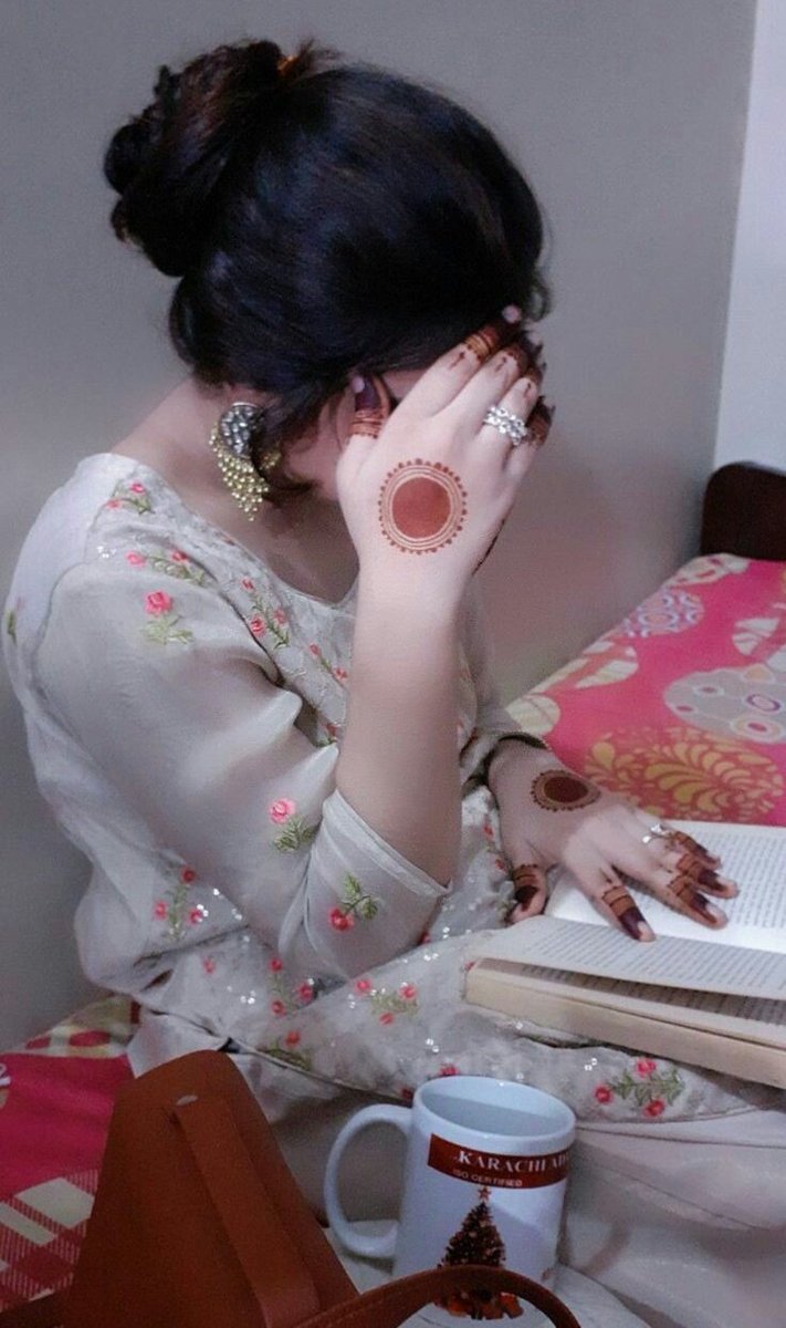 एक बड़े रिसर्च के बाद पता चला है कि मोगैंबो की शादी ही नहीं हुई थी इसलिए वो थोड़ी-थोड़ी देर में खुश हुआ करता था 😜😜😜