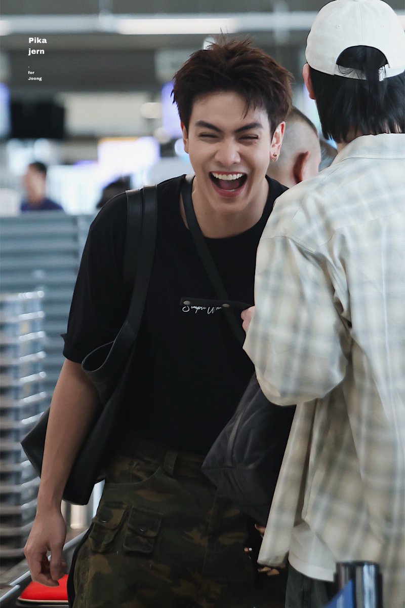 PikaJerN's tweet photo. 😁😆

เอิ้กอ้ากกกสุดๆ 

#จุงอาเชน #JoongArchen @ChenRcj https://t.co/9SFKxO01Lf