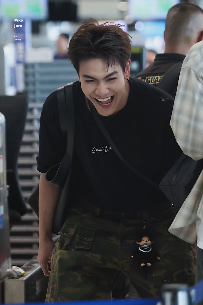 PikaJerN's tweet photo. 😁😆

เอิ้กอ้ากกกสุดๆ 

#จุงอาเชน #JoongArchen @ChenRcj https://t.co/9SFKxO01Lf