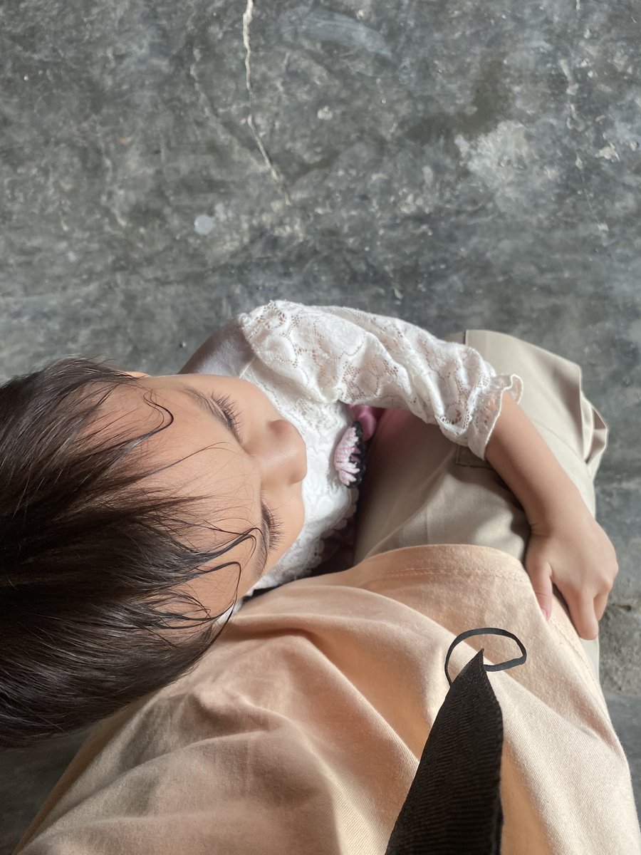 iyaapa_'s tweet photo. Mau cukur rambut tiba” nempel aja ni bocil wkwk anak siapa ini? https://t.co/5yBUWlHBec