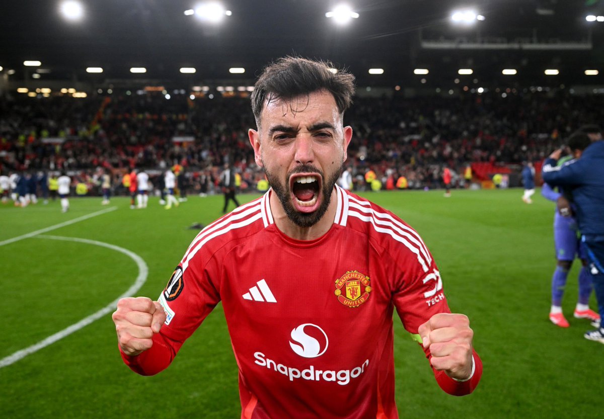 NowSomeStats's tweet image. 🇵🇹 #Bruno (25) supera a 🇮🇱 Dabbur y 🇧🇦 Dzeko (24) y ya es el SEXTO máximo goleador en TODA la historia de la #EuropaLeague ⚽

Bruno: 25 goles en 55 partidos
Dabbur: 24 goles en 49 partidos
Dzeko: 24 goles en 50 partidos

La posición 4-5 la comparten 🇪🇦 Aduriz y 🇫🇷 #Lacazette (26