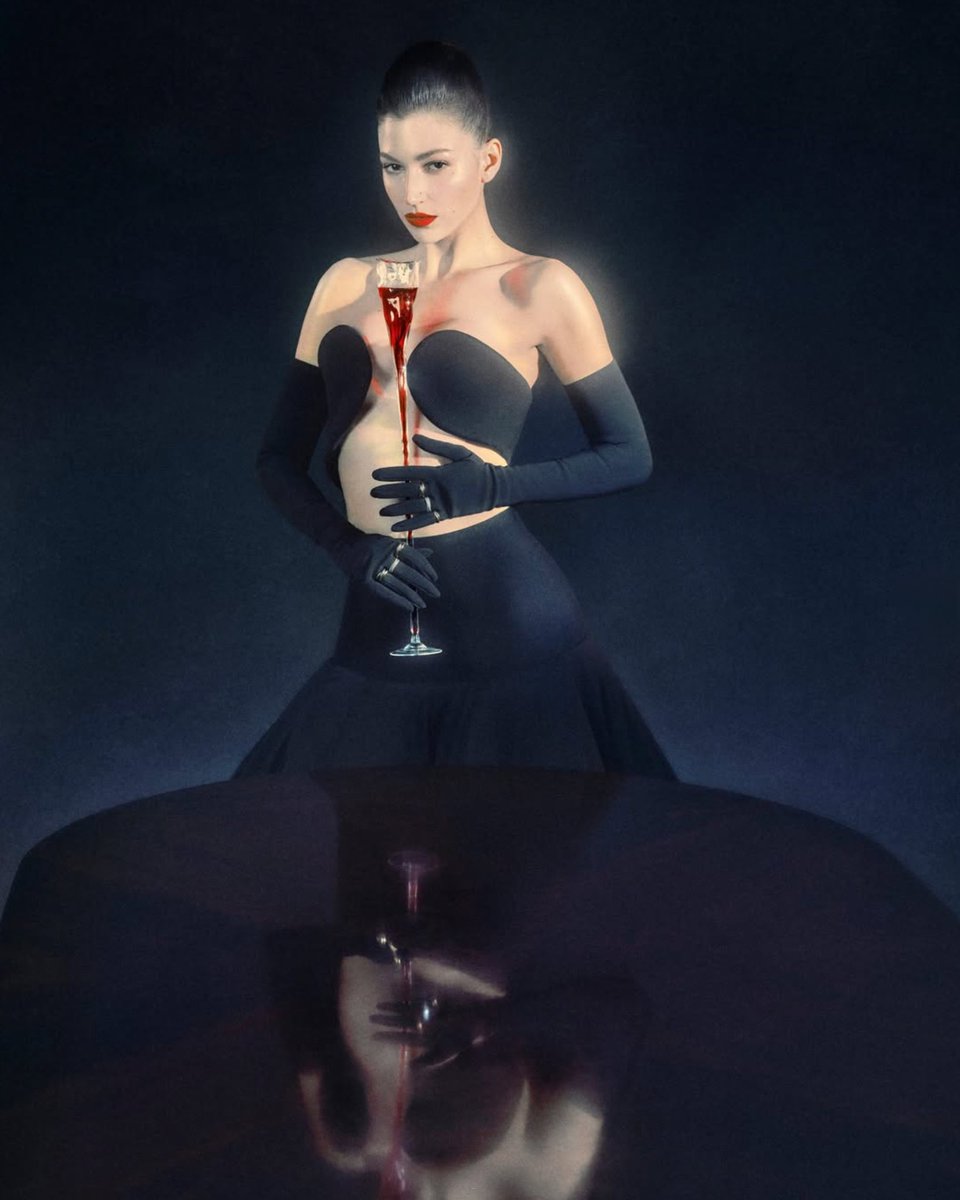 jacquemusx's tweet photo. Ursula Corberó and Elizaveta Porodina was the linkup I didn’t know I needed, but wow!!! https://t.co/BFz1vwz4NA