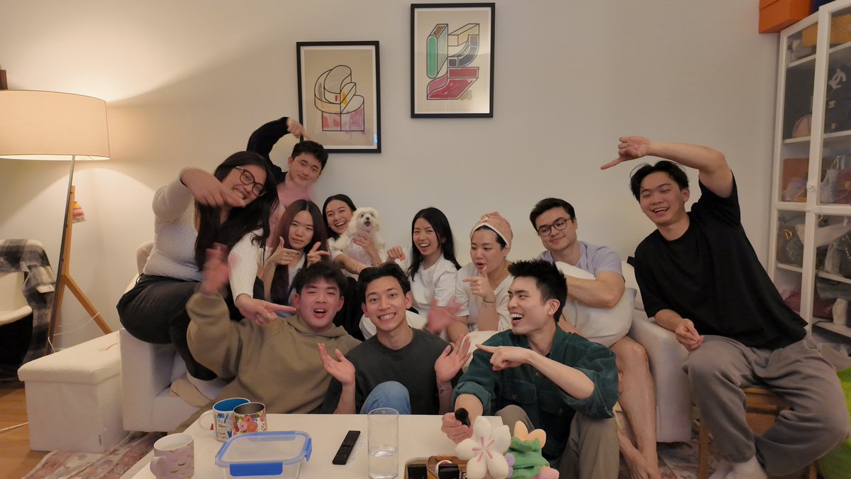 edwardhalimm's tweet photo. ada yang pulang, sedih… 😭 https://t.co/AbATBhzzyj