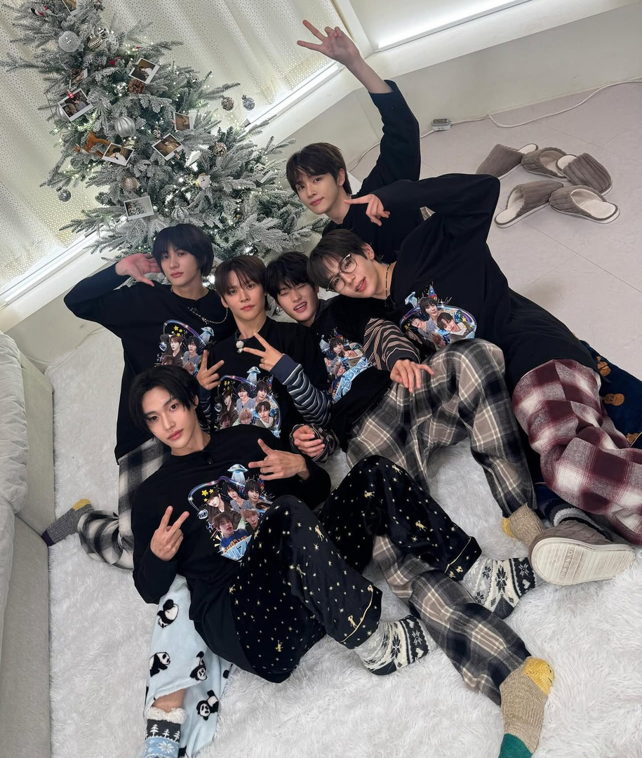 starfess's tweet photo. -star Briizee~ ikutan yukkk

WHO IN RIIZE?
caught your attention first:
first bias: 
your bias now:
bias wrecker: 
first mv you saw:
fav song: https://t.co/Oc9Y8itocI