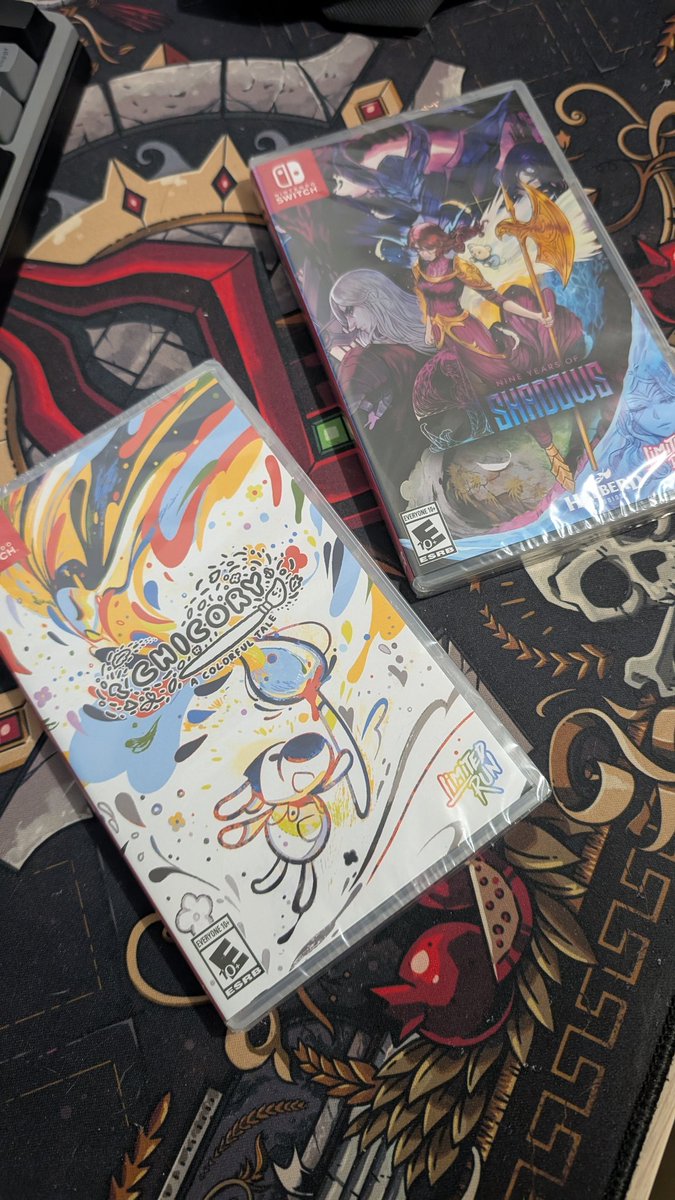 Loot of the day : the wonderful <a href="/chicory/">Chicory: A Colorful Tale</a> and the beautiful 9 years of shadows by <a href="/HALBERDSTUDIOS/">HALBERD STUDIOS - Mariachi Legends</a> :)
Thanks <a href="/LimitedRunGames/">Limited Run Games</a> !