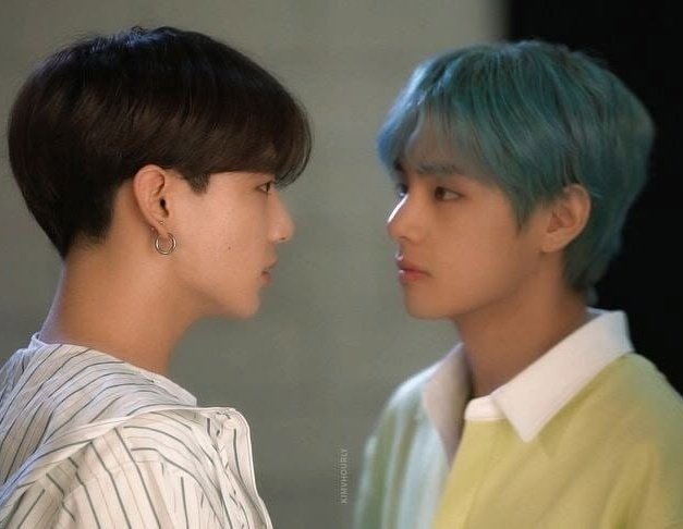 #kooktae au | sin querer, queriendo🧊 
 
T'h era una persona fría que jamás había mostrado interés en absolutamente nada que lo rodeaba, y curiosamente J'k era igual. Para sus amigos eparejarlos era lo más lógico, ¿cierto?