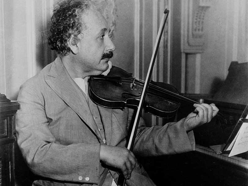 Albert Einstein who died 70 years ago made a significant shift in his theory of general relativity when in Prague. In 1911-13 he was a professor 🧑‍🎓 at Charles University (then German Uni), Theoretical Physics Institute. 
More about Einstein in Prague 👉 bit.ly/einstein-prague