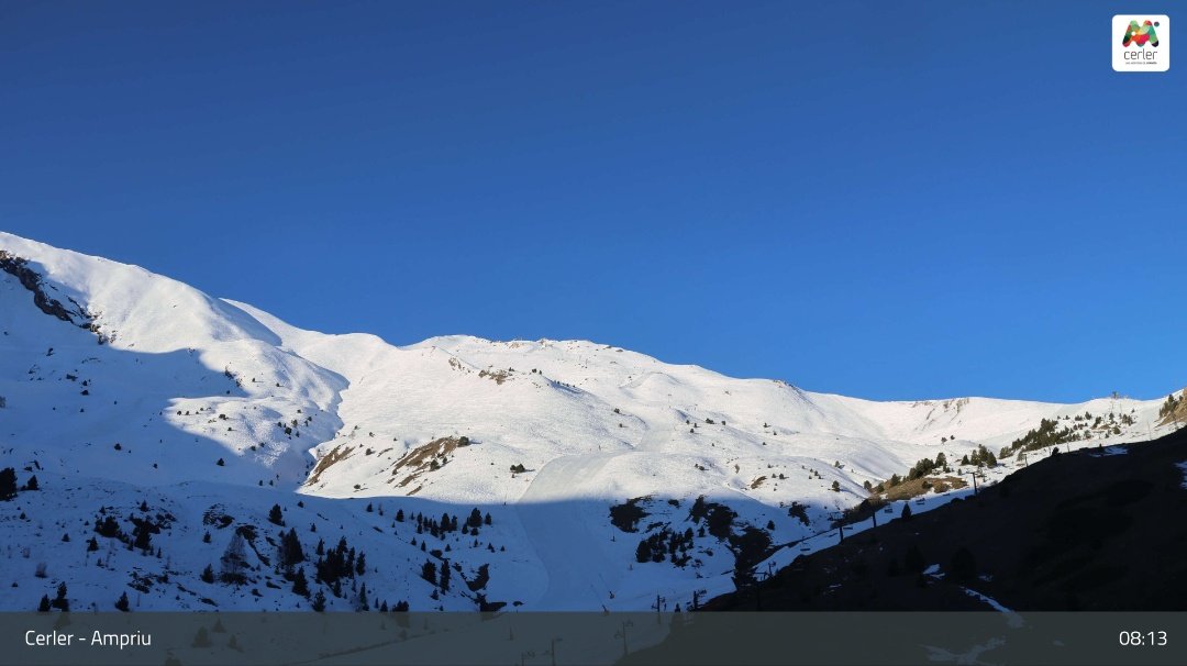 meteobenas's tweet photo. Amanece el día 18 de abril de 2025.
Despejado.
Temperaturas mínimas.
#Benasque 2,1°C.
#Renclusa -1,1°C.
#Cogulla -0,7°C.
#Aneto -4,4°C.
Buenos días!
#meteo #ValledeBenasque https://t.co/kLACjqreCu