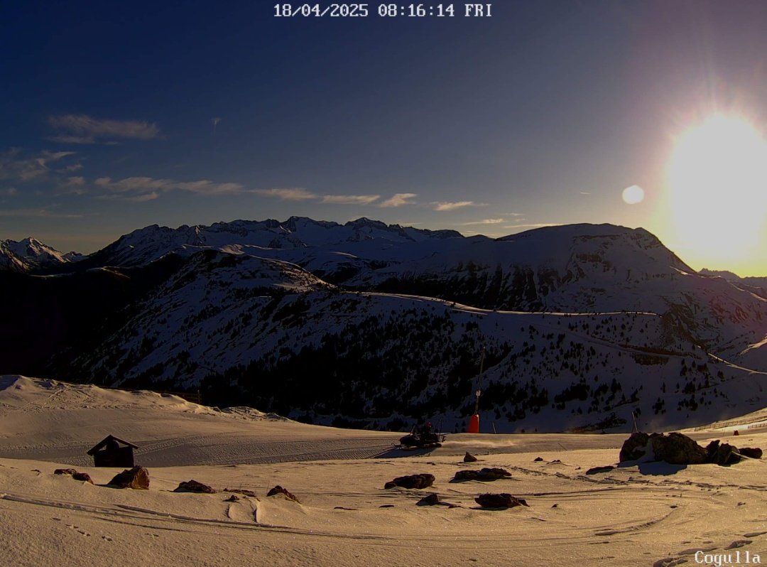 meteobenas's tweet photo. Amanece el día 18 de abril de 2025.
Despejado.
Temperaturas mínimas.
#Benasque 2,1°C.
#Renclusa -1,1°C.
#Cogulla -0,7°C.
#Aneto -4,4°C.
Buenos días!
#meteo #ValledeBenasque https://t.co/kLACjqreCu