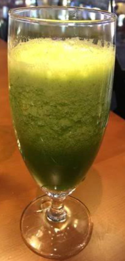 karintou_mintia's tweet photo. 気になってた、新大久保駅のくるむへ🥬
野菜野菜野菜肉ー!!(งД)งｳｵｰ
野菜食べてるから若干が罪悪感なく満腹😂
(レビュー見たら到底食べ切れる量じゃないって書いてあったけど、野菜お代わりまでして、完食しちゃった���にちゃっかりスムージーまで頂けたw) https://t.co/kg5t5rPYGw