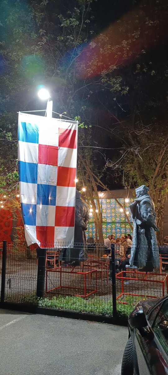 Dobro jutro uz meni najljepši prijedlog hrvatske zastave ❤️. 
Lauba 🤗.