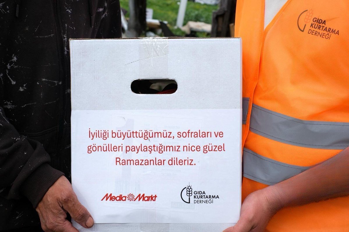 GidaKurtarmaDer's tweet photo. Ramazan ayında 22.000 öğünlük gıda kolisini MediaMarkt iş birliğiyle depremden etkilenen 30 farklı noktaya ulaştırdık. 🙌
Dayanışmayı büyüten herkese teşekkür ederiz. @mediamarkt_tr #MediaMarkt
Nice Ramazanlara! 🌙 https://t.co/5g00U37l3l