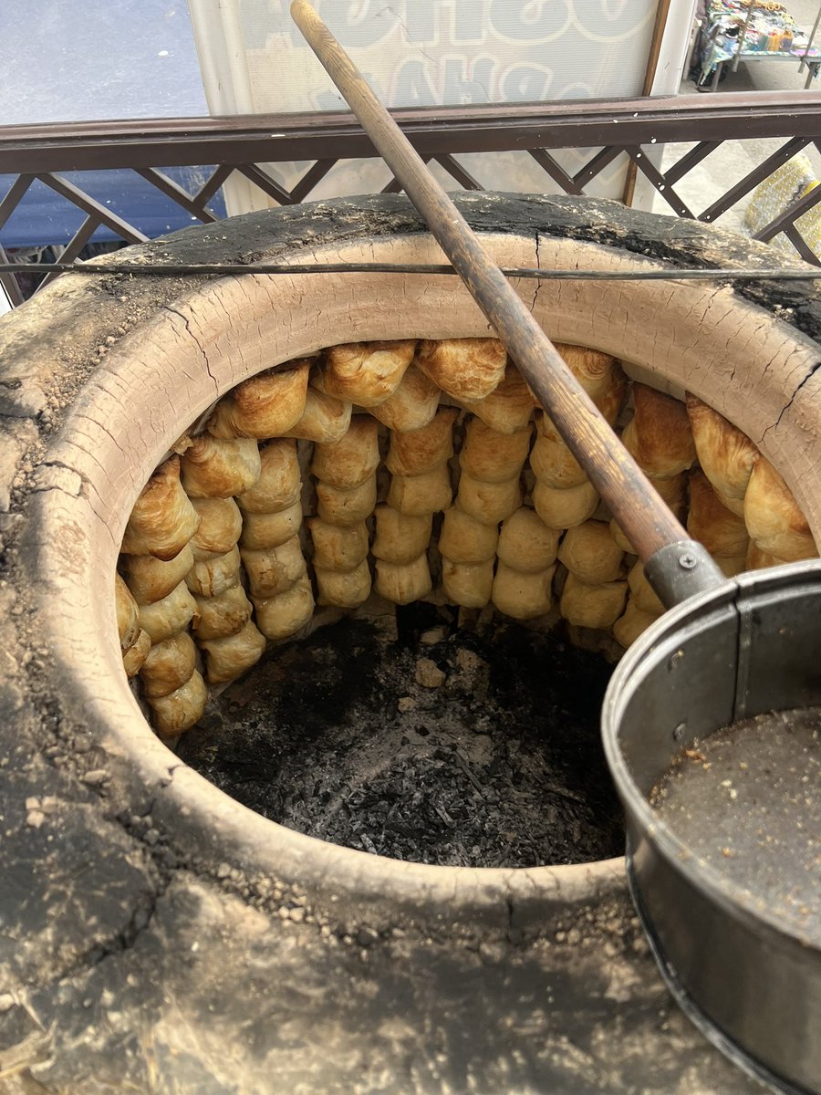 Shibatainuinu's tweet photo. ウズベキスタンでサモサ。
パリパリで美味い！ https://t.co/G4uEJML9os