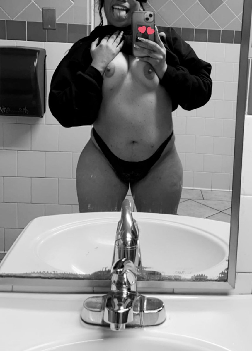 AAwipe4's tweet photo. Let me send u pics like this throughout your day 😘 #nsfw_twt #nsfw #nsfwtwt #nsfwacc https://t.co/L6XPl3JPMS