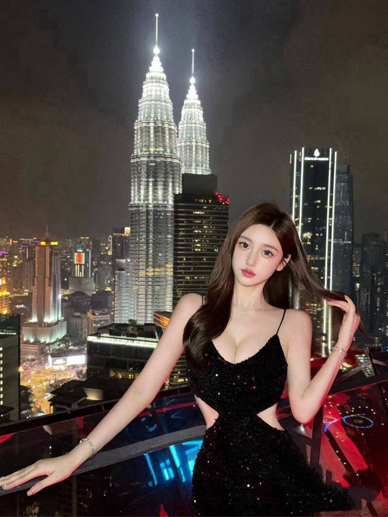 #深圳 
Weight：48kg  
Height:    170G
Date of birth：2005年  
江苏女孩  很白很白的奶油肌零毛孔
香港中文大学MBA商科👩‍🎓可验证
芭比大眼小蛮腰筷子腿
喜欢撒娇嗲声嗲气女友感十足

🛰️：QSJT68686
看照门槛🚪100（永久有效）备注zfb口令🧧添加➕
✈️：https://t.co/0lywYr8ZJr https://t.co/l8hDTOeizd