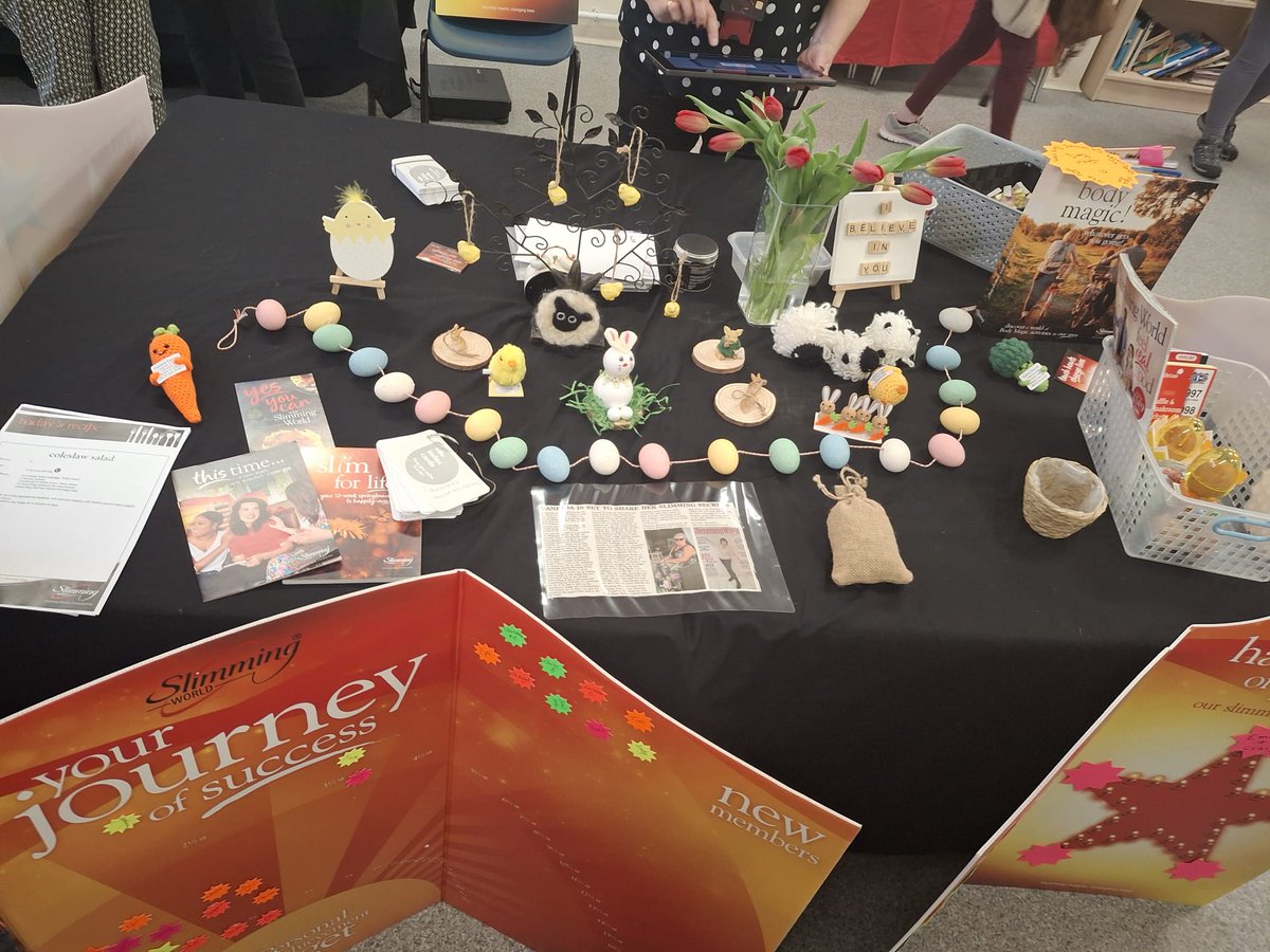 nessigoodman's tweet image. Group was absolutely buzzing last night!
40llbs lost in total!👏
1 Diamond Target award!👏
Tulips bought by a lovely member!
Lots of support from group members! #Tulips #Awards #Easterpromotion 
#slimmingworldwithvanessa 
#Newport #IOW #HolyroodHall 
#groupiswherethemagichappens