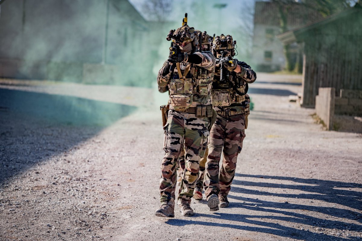 1er_ra's tweet photo. #PrépaOps durcie pour notre détachement d’acquisition dans la profondeur qui connaîtra prochainement son premier déploiement opérationnel en Estonie 🇪🇪 ! #DeCombat https://t.co/9UIx5R337G