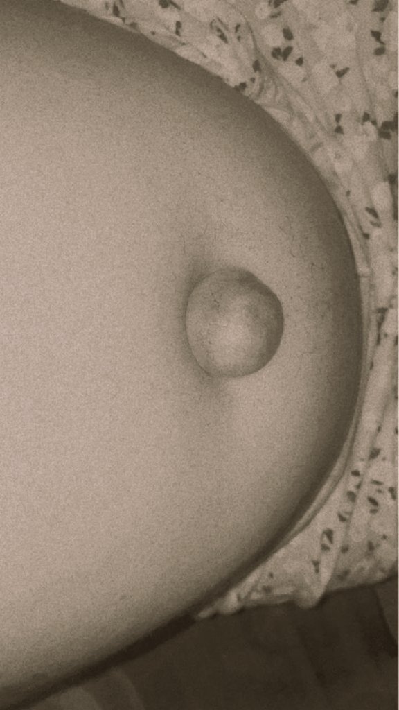 LovelStell61322's tweet photo. #outtie #outie #bellybutton #outiebellybutton  say something nice https://t.co/ZljcoQbxwp