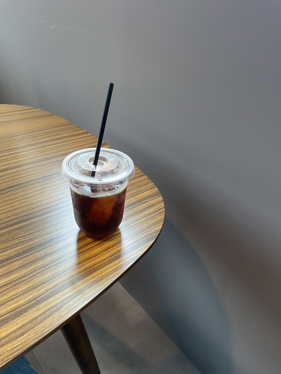 00_6700's tweet photo. loopwheelerのロンTでカフェに☕️
観葉植物豊富で落ち着く空間でした
#日常
#loopwheeler #大阪カフェ https://t.co/DamjWZ50tD