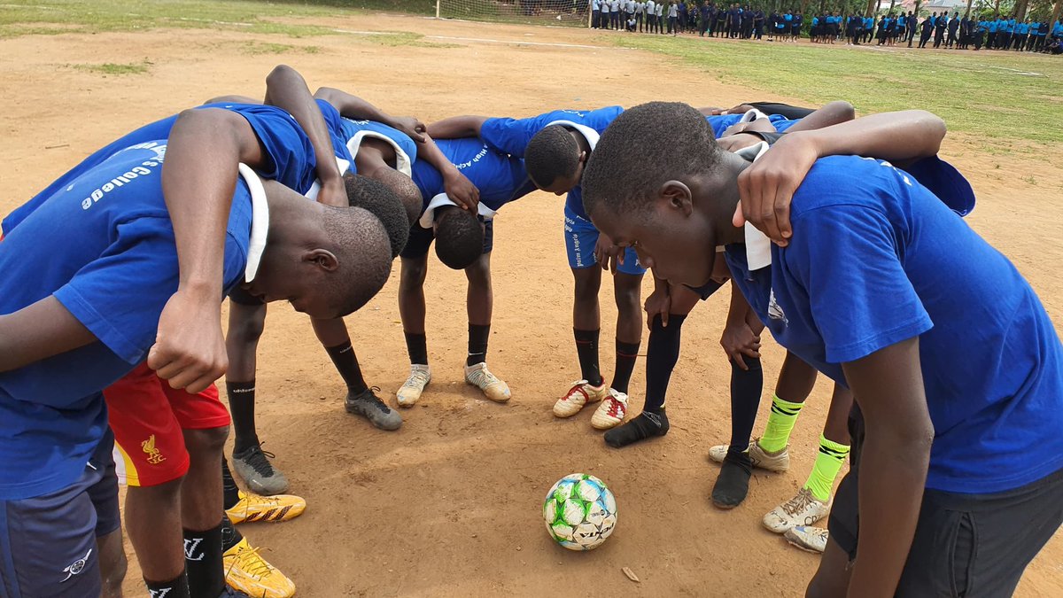 Smacon24's tweet photo. Competition heats up! Our Good Friday inter-House competitions kick off with Keynes and Napoleon in action! #InterHouse #GoodFriday #Smacon https://t.co/HflplmuUob