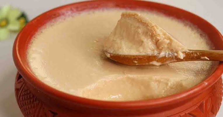 Wasifvibes's tweet photo. Bogura’s iconic doi is a creamy, sweet yogurt made in earthen pots! Crafted with cow’s milk, its rich taste is a Bangladeshi treasure. Savor this heritage dessert! 🇧🇩🥛 #BoguraDoi #Bangladesh #Yogurt #BengaliCuisine #Foodie #TravelBD #DesiFood #Bogura 🌟🍶 https://t.co/8OnVrXVaBa
