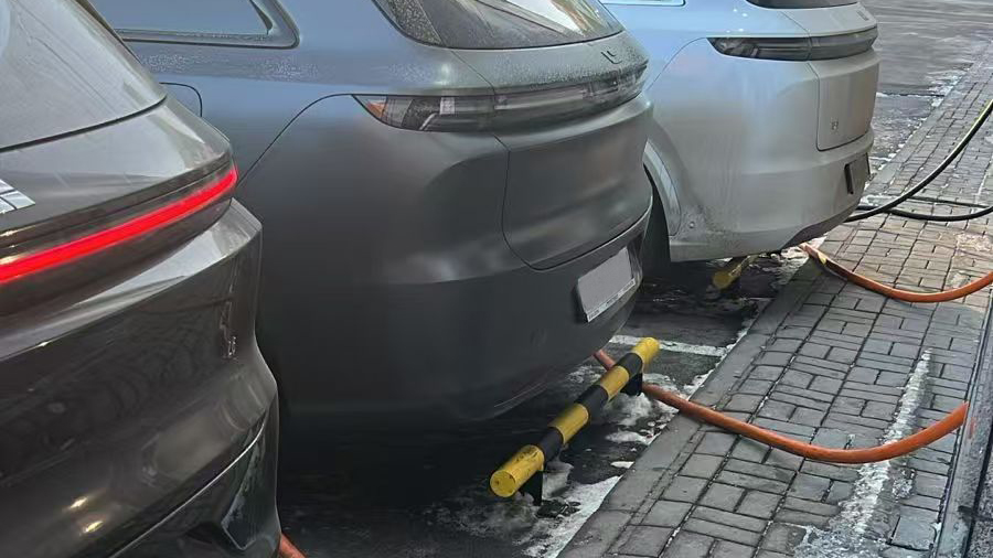 siconups's tweet image. #SCUCase

SC's 360 kW stacks start at −30 °C, auto‑detect GB/T &amp;amp; CCS2, and intelligently balance power across 4 guns. Scale fast with modular units and delight drivers with rapid, reliable charging. 

#ChargeFast #EVInfrastructure #CentralAsia