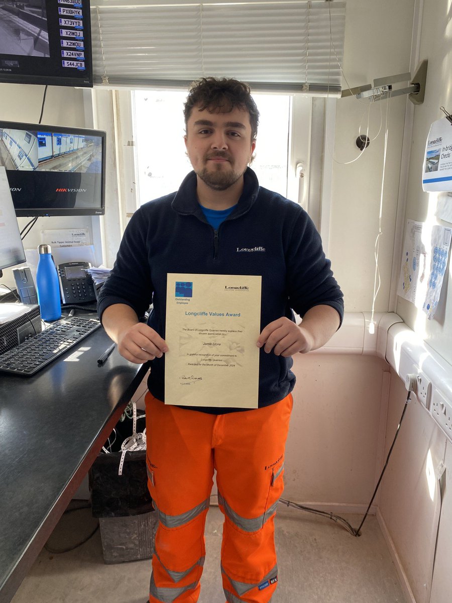 longcliffe's tweet photo. Recognising outstanding effort 👏 Our latest Value Awards celebrate team members who went above and beyond – from problem-solving on site to helping colleagues in tough conditions. Proud to share a few moments of recognition #Longcliffe #Teamwork #ValueAwards #DerbyshireBusiness https://t.co/ZyleNGFrYc