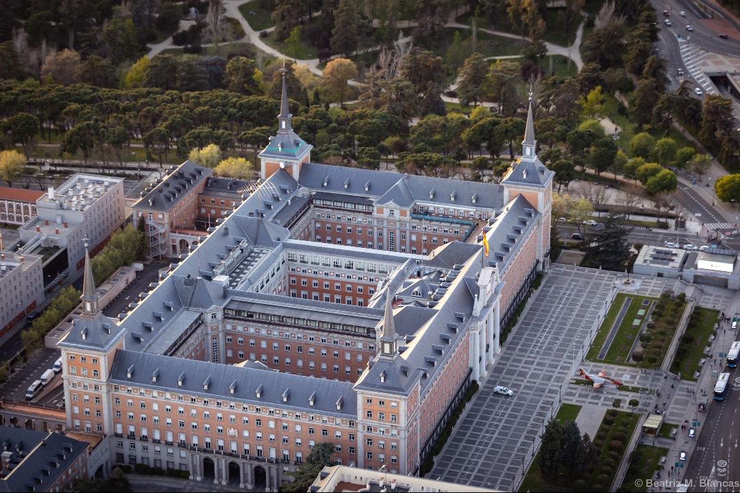 ¡Buenos días, aviadores!👋

Día Internacional de los Monumentos y Sitios, ¿sabéis las curiosidades del Cuartel General del EA?

En nuestras redes os hemos dejado una visita guiada virtual a través de una serie de vídeos contando todas sus curiosidades.

¡Animaos a descubrirlo!😊