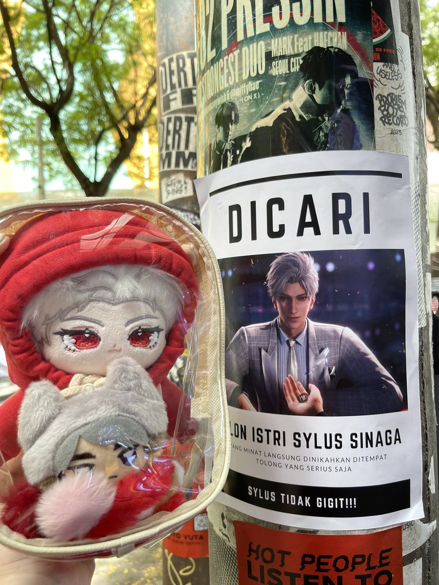 zaynedosugar's tweet photo. setelah muter muter akhirnya 🥹😆SYLUSSSSS, camcam ketemu papanyaaaaaaaa @sylusfia @Linkon_event @philos_heart 

Merah merah biar semangaaatttt https://t.co/XLd3xvjjqa