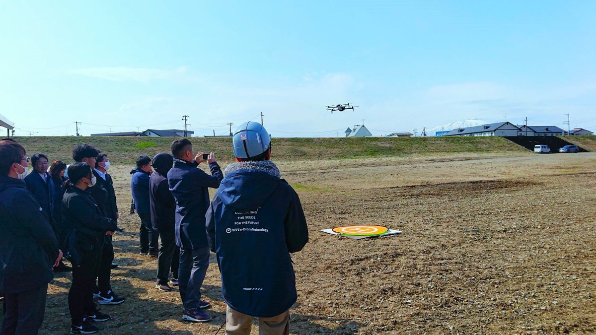 NTTdrone's tweet photo. 【in岩手県】skydioX10のデモを実施!SKYDIO望遠カメラで150m先の車のナンバー確認や河川の確認など捜索想定デモ。飛行困難な場所においても運用できる点が選ばれる理由です。非GPS飛行・360度障害物回避、NTT e-Drone では、X10の販売から講習とトータルサポート!
#NTTドローン #SKYDIOX10 https://t.co/0ZdJo59QLM