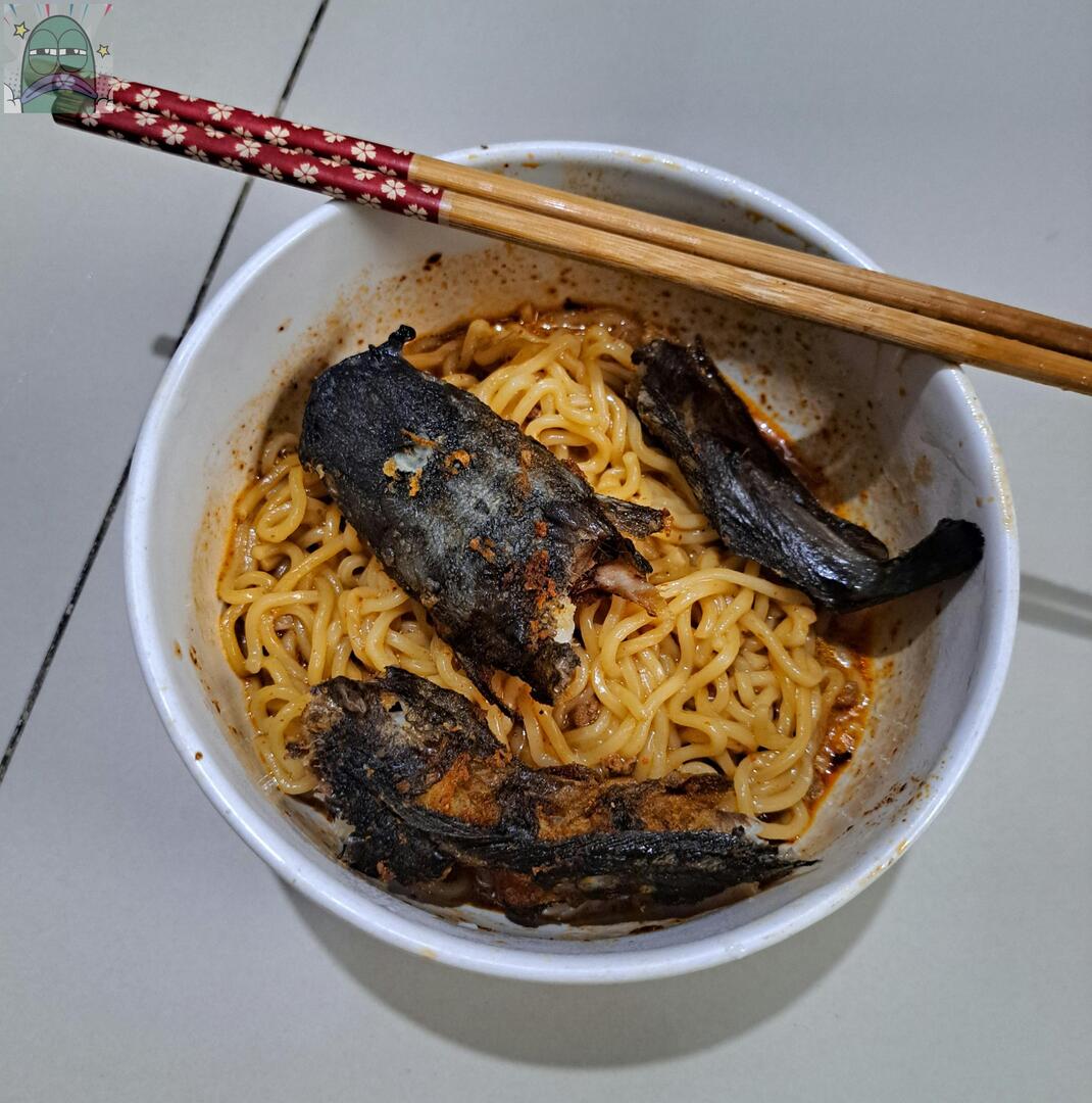 Tanyarlfes tweet media