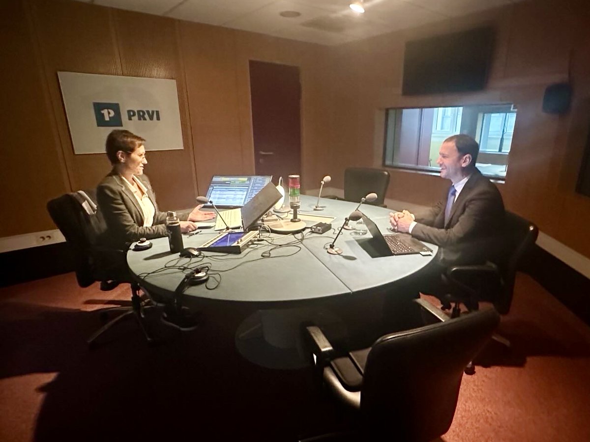 Banka Slovenije (@bankaslovenije) on Twitter photo Namestnik guvernerja Primož Dolenc se je v oddaji #ObOsmih na <a href="/radioPrvi/">Prvi program Radia Slovenija</a> pogovarjal o včerajšnji odločitvi Sveta <a href="/ecb/">European Central Bank</a> za ponovno znižanje ključnih obrestnih mer, posledicah ukrepov ameriške administracije in stanju v slovenskem bančnem sistemu.
👉 365.rtvslo.si/podkast/ob-osm… Namestnik guvernerja Primož Dolenc se je v oddaji #ObOsmih na <a href="/radioPrvi/">Prvi program Radia Slovenija</a> pogovarjal o včerajšnji odločitvi Sveta <a href="/ecb/">European Central Bank</a> za ponovno znižanje ključnih obrestnih mer, posledicah ukrepov ameriške administracije in stanju v slovenskem bančnem sistemu.
👉 365.rtvslo.si/podkast/ob-osm…