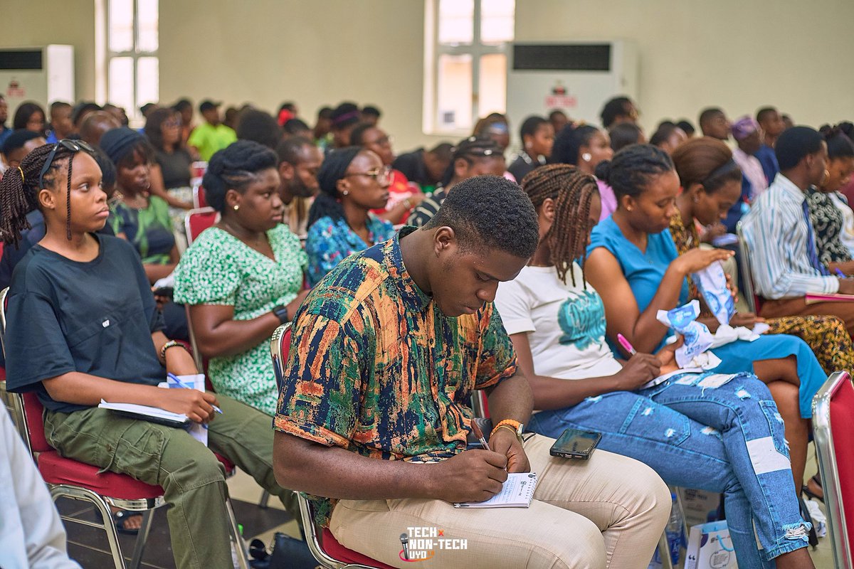 AmEmediong's tweet image. I had an amazing time volunteering with the media team at #TechXNonTech The event was inspiring, I had the opportunity to work behind the scenes to bring this event to life. networking with fellow media professionals Kudos to the host @sonsydarlin for pulling off an